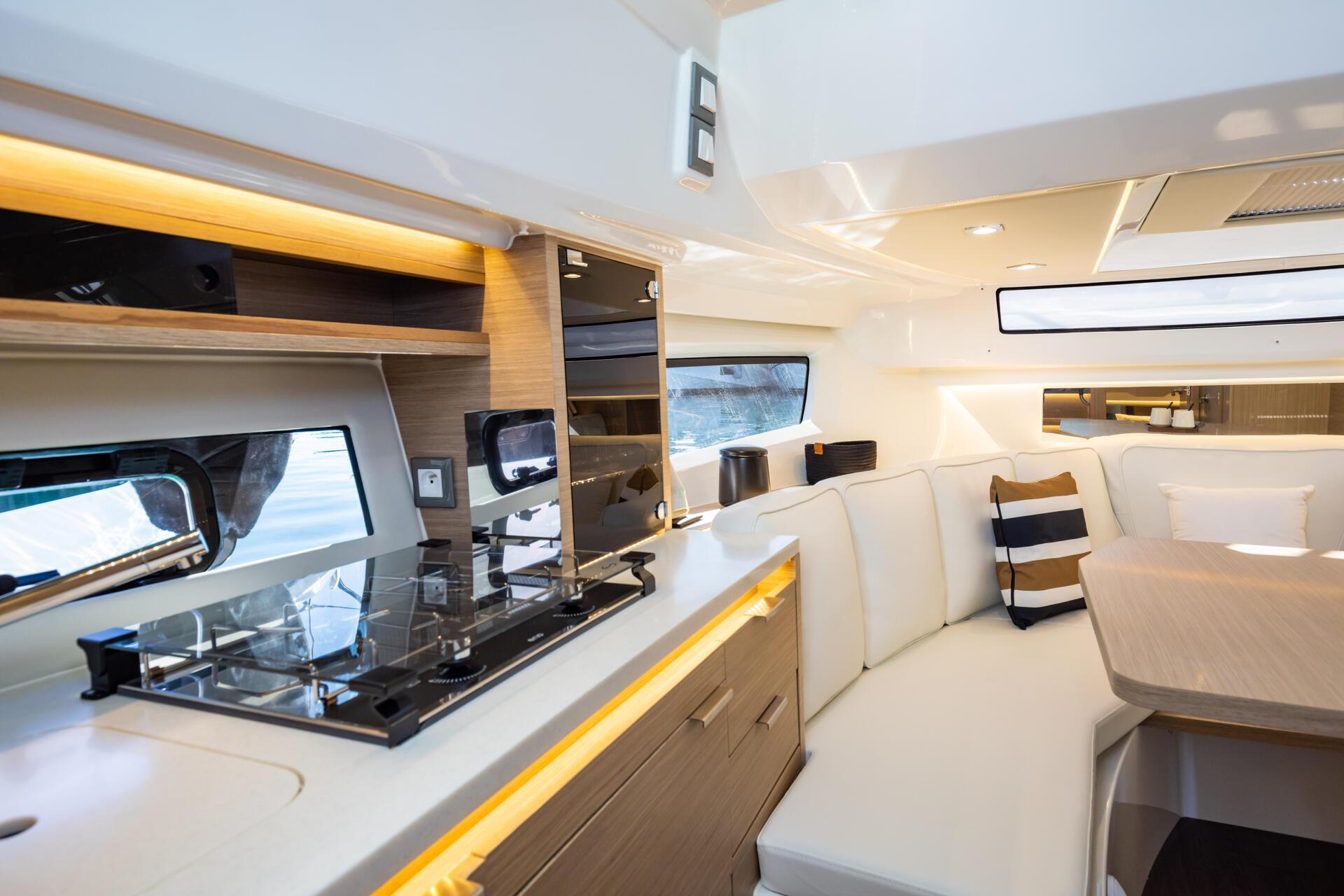 Jeanneau Cap Camarat 10.5 WA